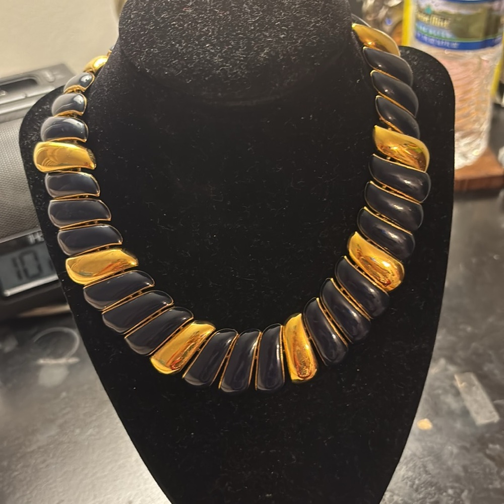 Monet Set, Necklace, Bracelet and Earrings, Pre owned - Picture 2 of 13